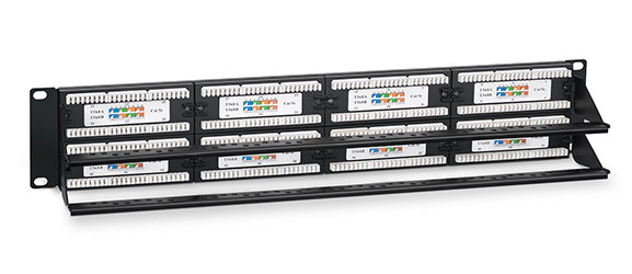 Патч-панель 19 (2U), 48 портов RJ-45, категория 5e, Dual IDC, с задним кабельным организатором.<br />Вид в сборе.